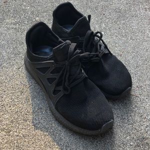 Black nonslip shoes